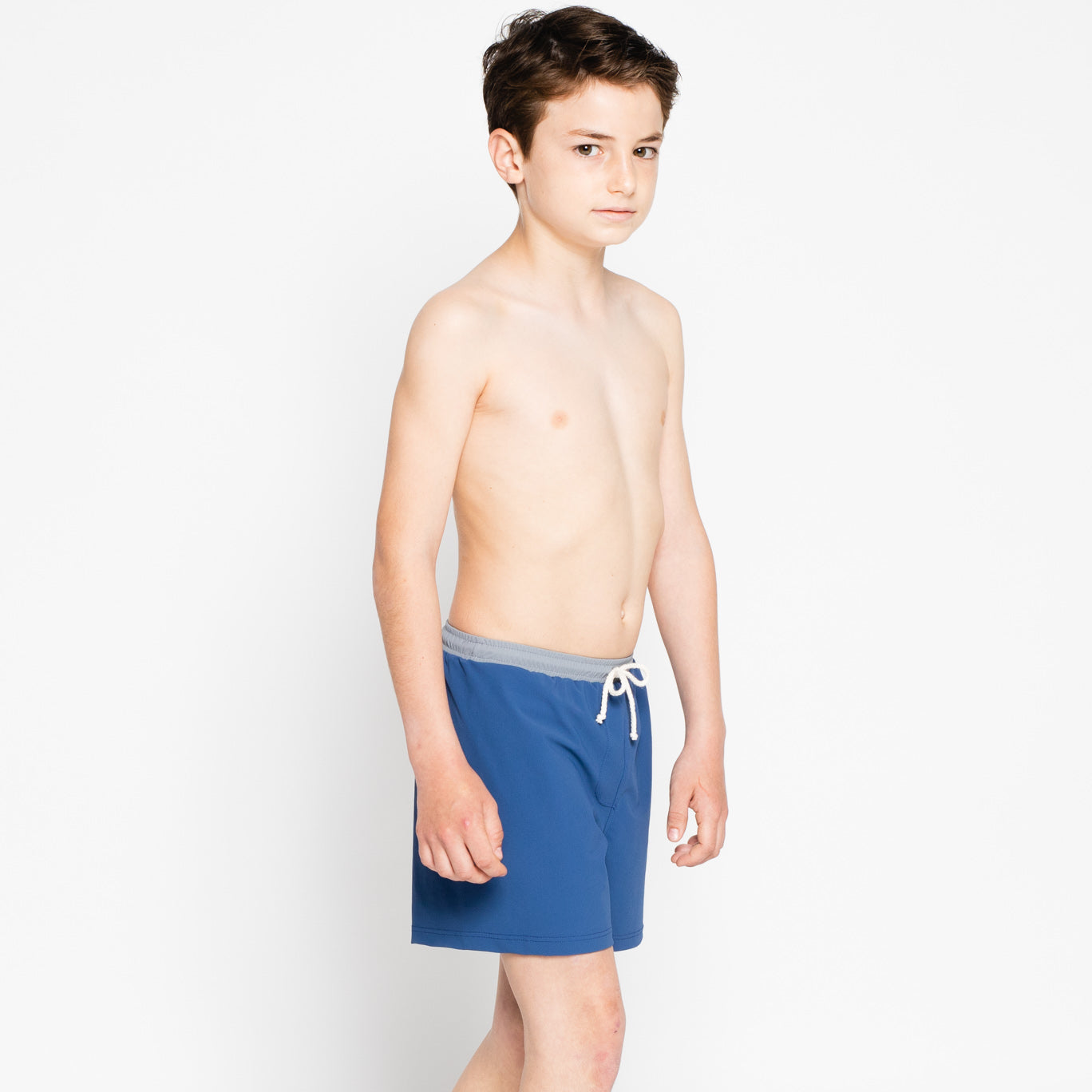 bermuda de baño niño azul oscuro sostenible