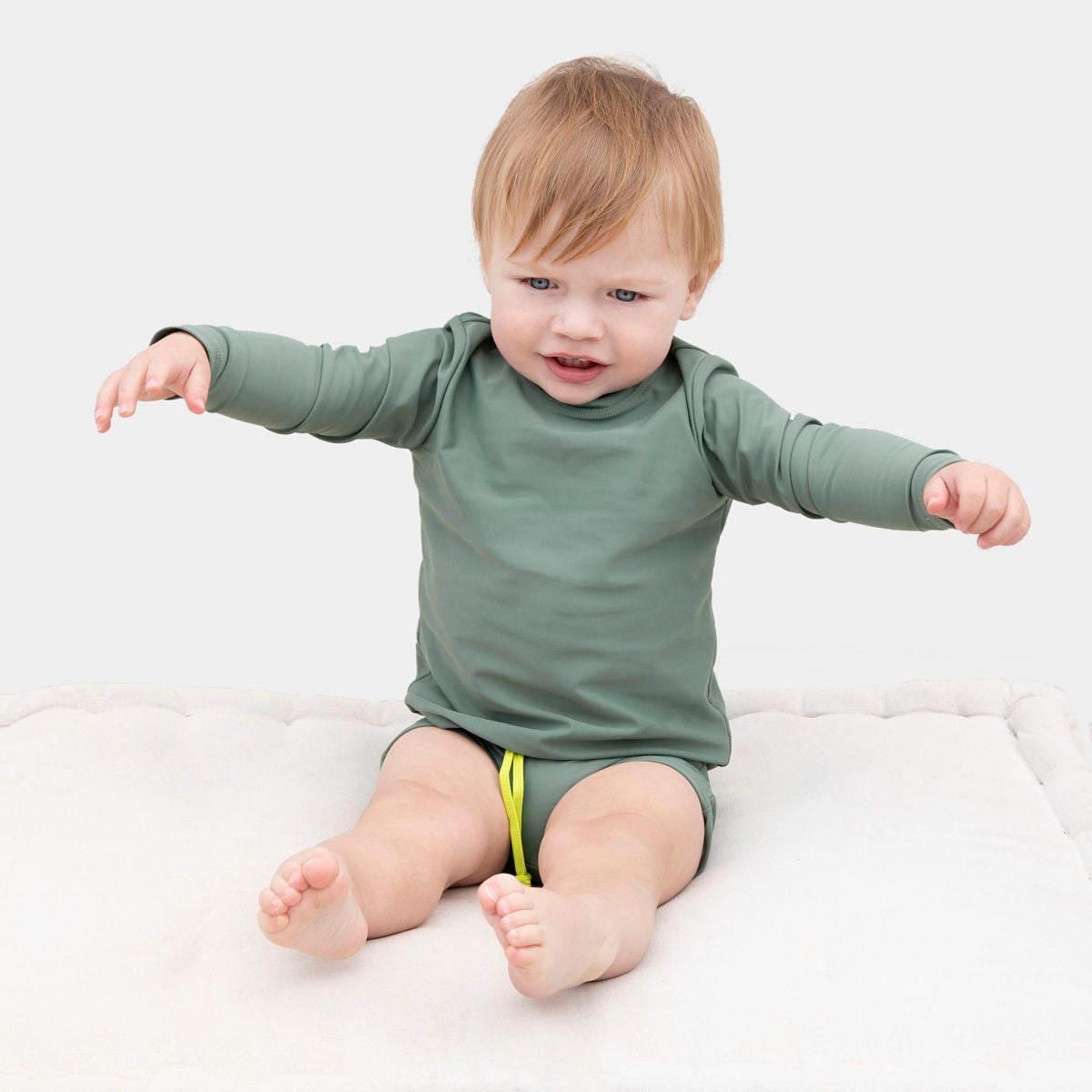 Camiseta de baño protectora larga para niño