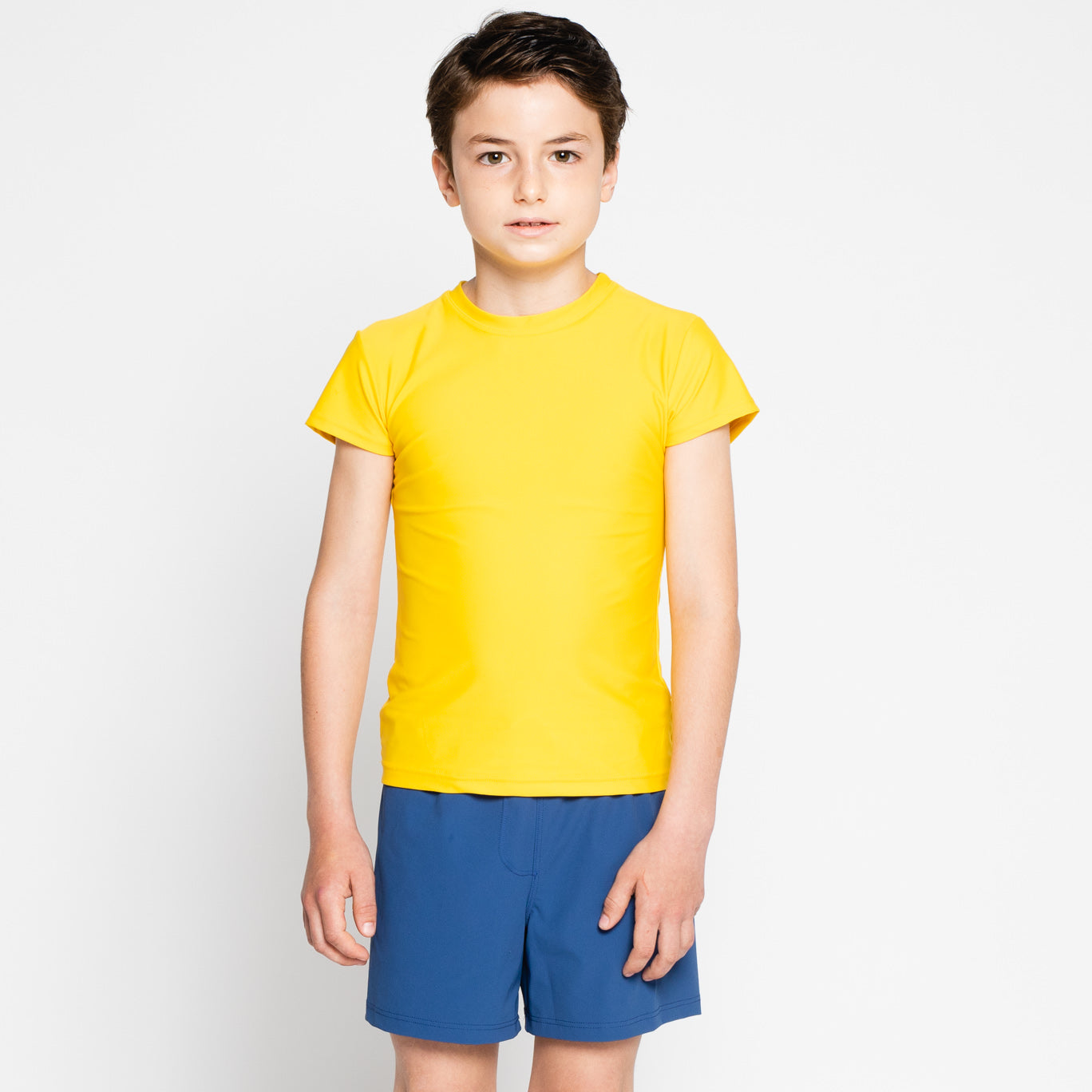 camiseta de baño protectora UPF50 amarilla sostenible