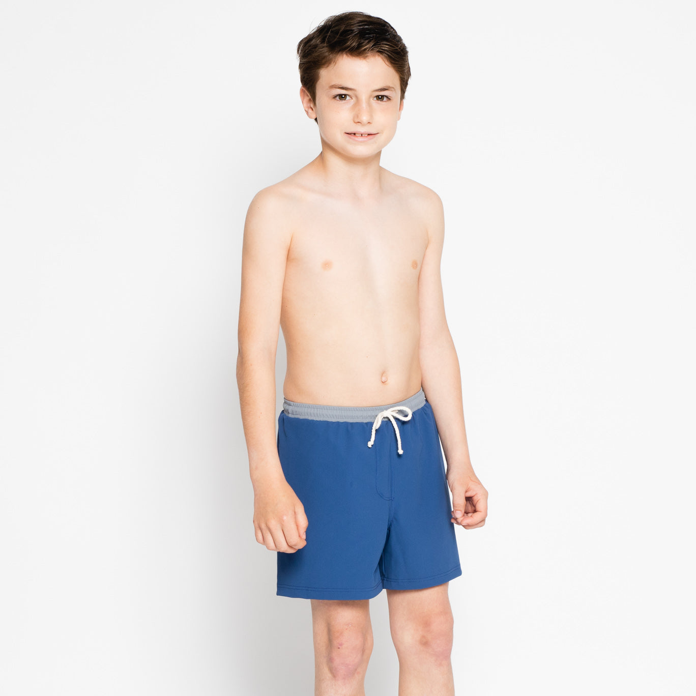 bermuda de baño niño azul oscuro sostenible