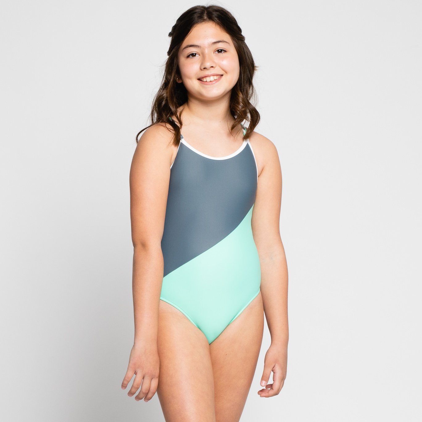 bañador niña gris y verde sostenible
